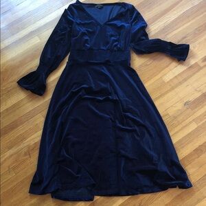 Elegant Navy Blue Velvet Dress